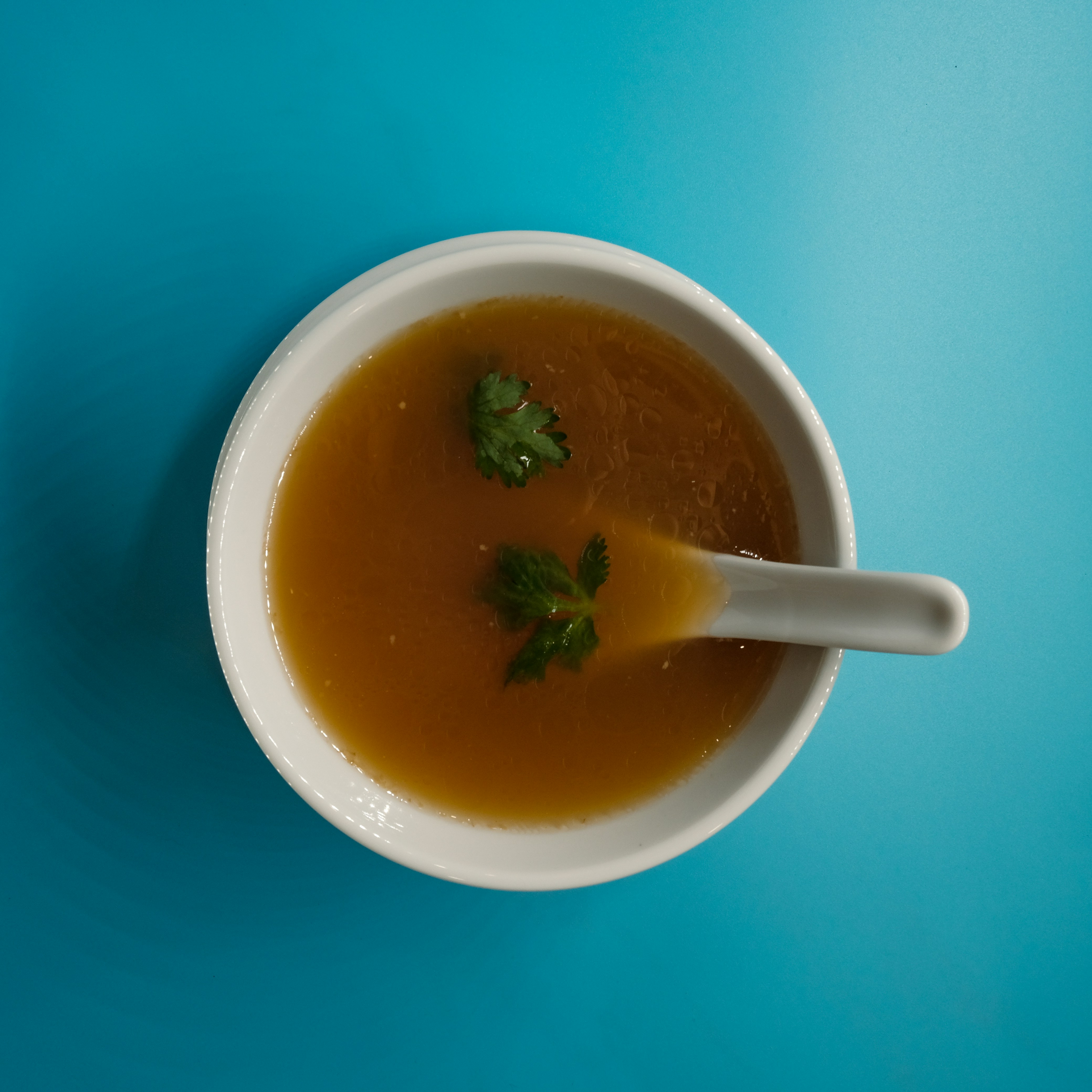 Bouillonsuppe mit Gemüse